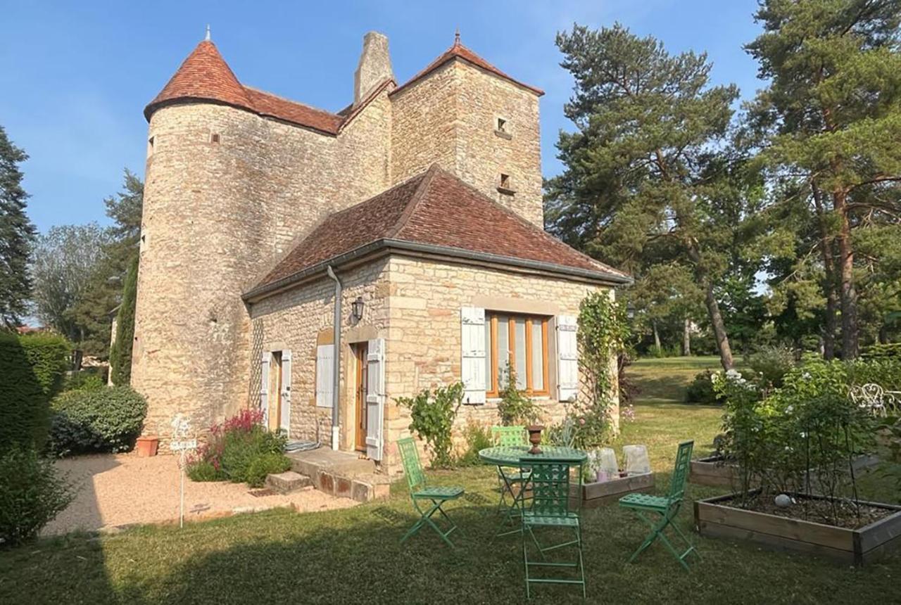 La Rocheliere Bed & Breakfast *